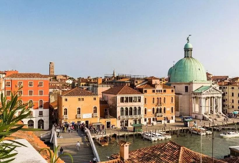 هتل NH Venezia Santa Lucia