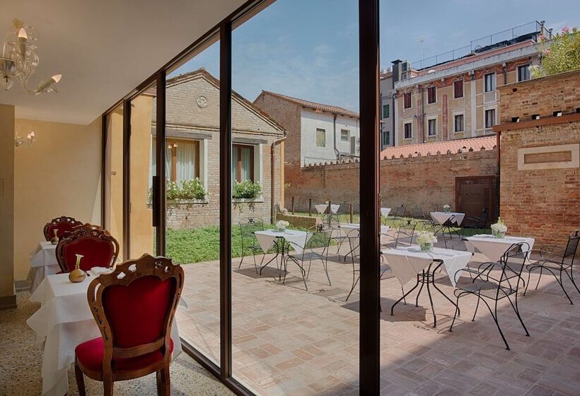 هتل NH Venezia Santa Lucia