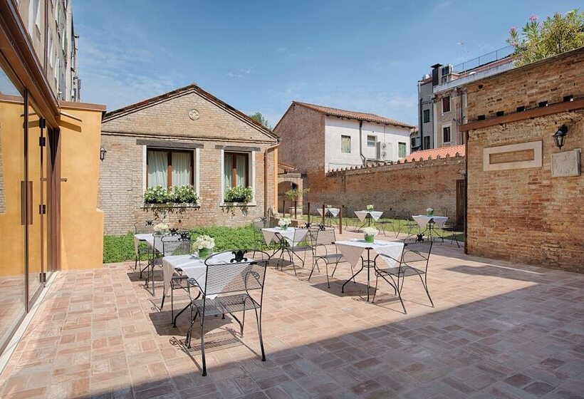 هتل NH Venezia Santa Lucia