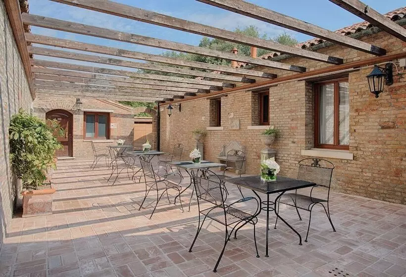 هتل NH Venezia Santa Lucia