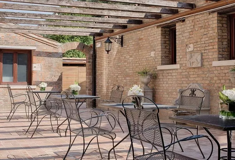 هتل NH Venezia Santa Lucia