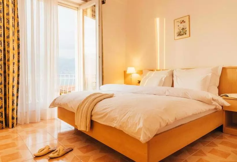 فندق Orione Lake Front