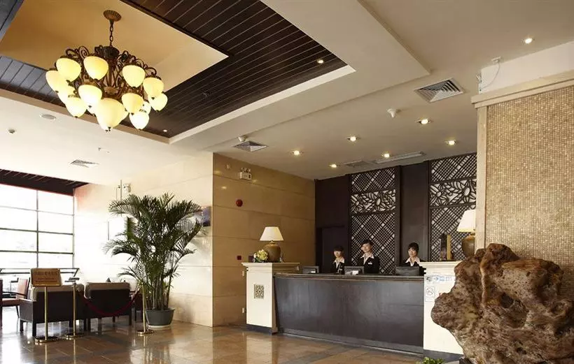 Hotel Warm Yes