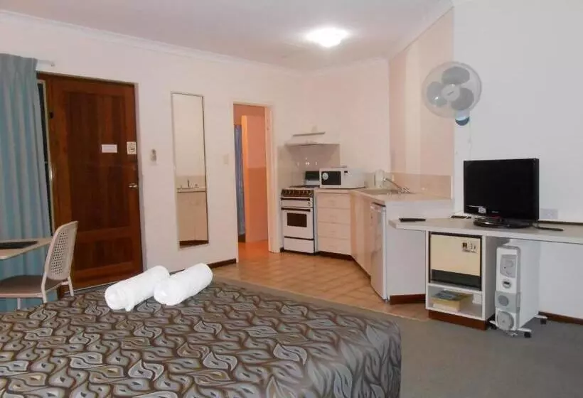 Augusta S Georgiana Molloy Motel