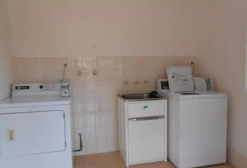 Augusta S Georgiana Molloy Motel