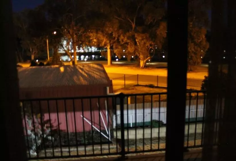 Отель Forbes Victoria Inn