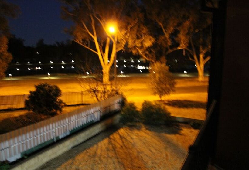 ホテル Forbes Victoria Inn