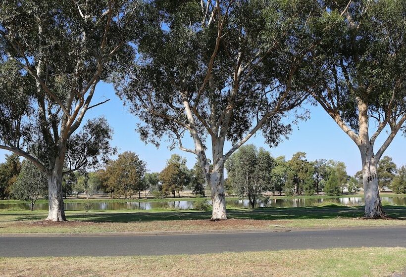 ホテル Forbes Victoria Inn