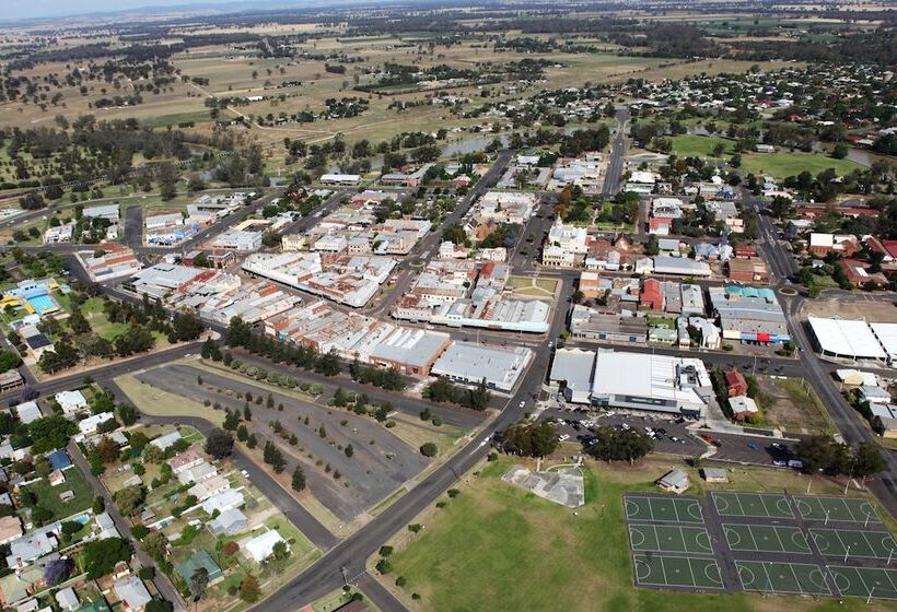 ホテル Forbes Victoria Inn