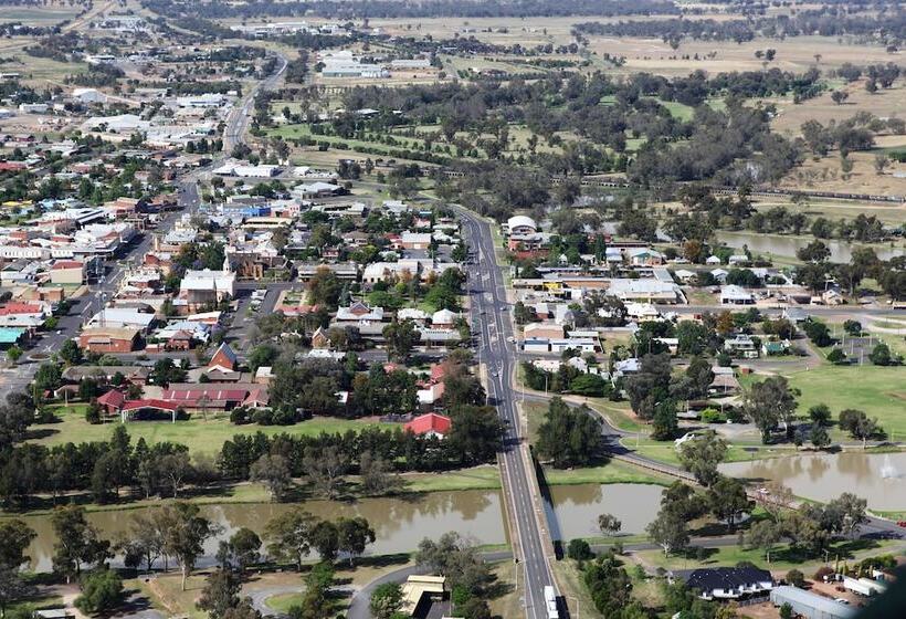 ホテル Forbes Victoria Inn