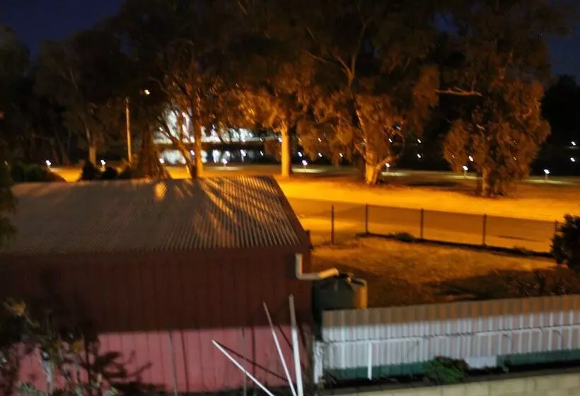 Отель Forbes Victoria Inn