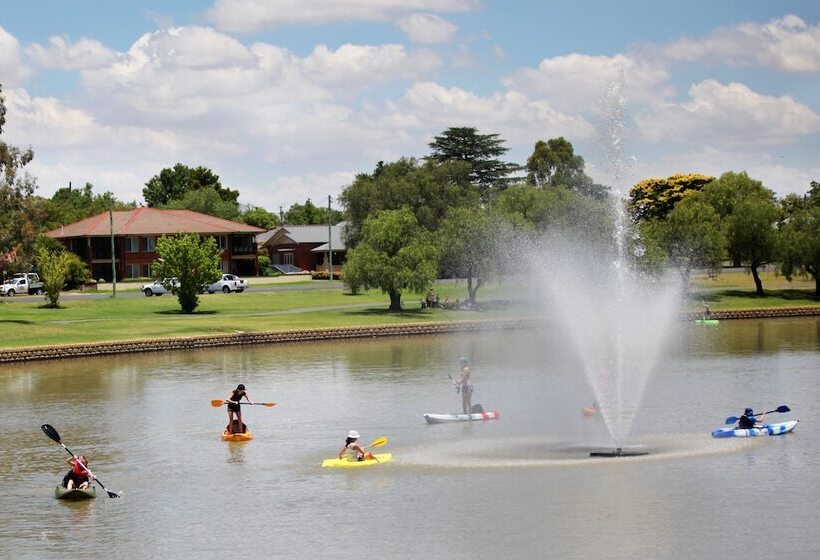 ホテル Forbes Victoria Inn