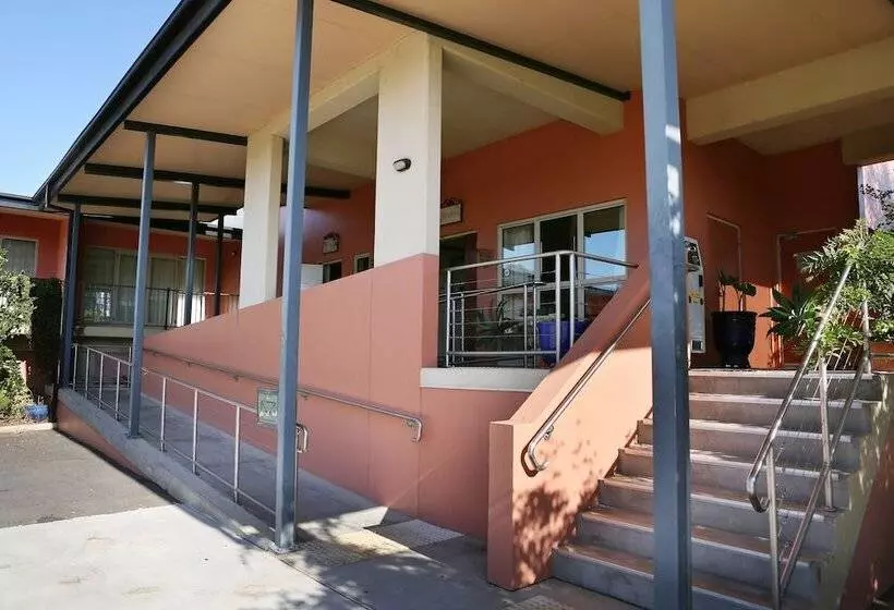 Отель Forbes Victoria Inn