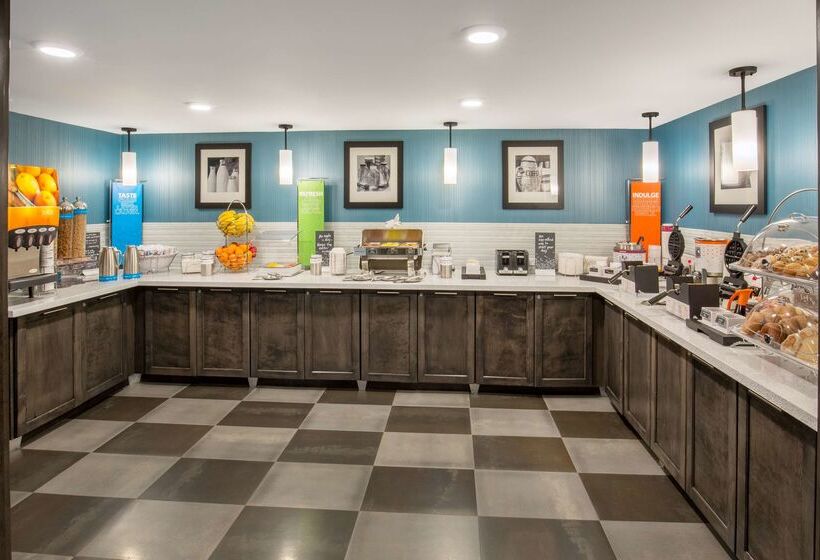 בית מלון כפרי Hampton Inn Monterey