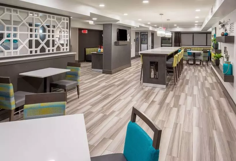 ホテル Hampton Inn Monterey