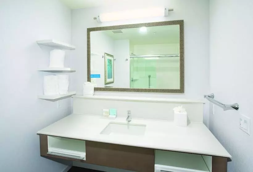 ホテル Hampton Inn Monterey