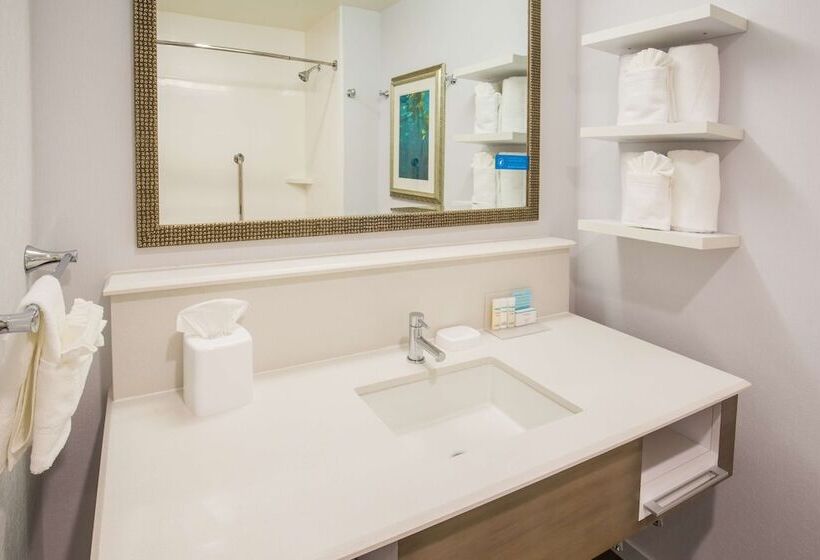 בית מלון כפרי Hampton Inn Monterey