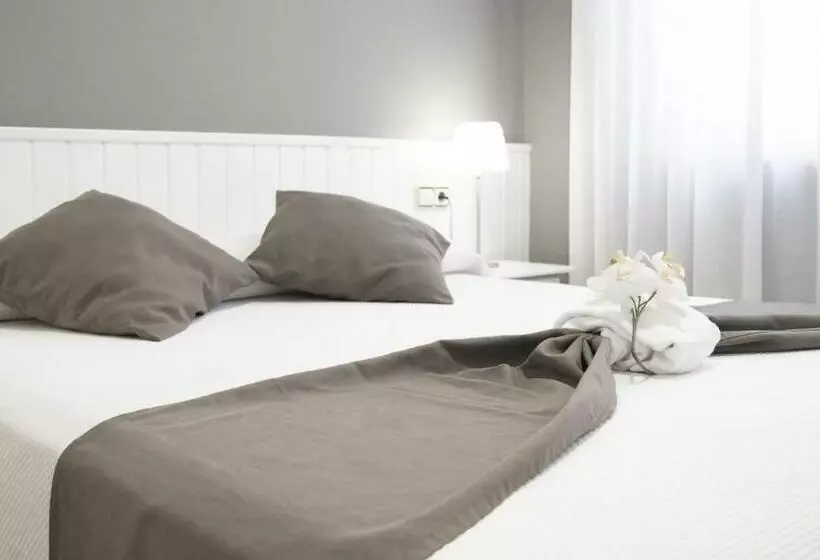 هتل Isabel De Segura