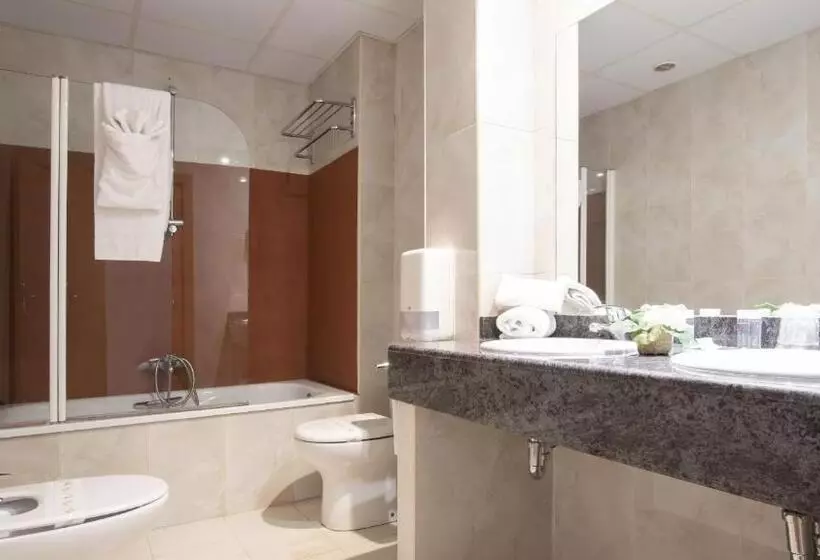 هتل Isabel De Segura