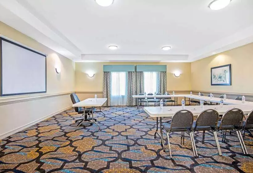 ホテル La Quinta By Wyndham Corpus Christi Airport