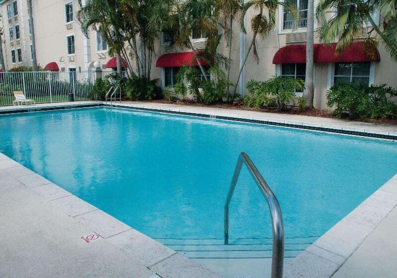 فندق La Quinta Inn & Suites By Wyndham Sawgrass