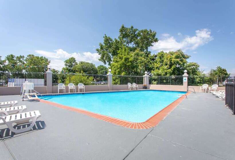 Отель Ramada Limited Cockeysville