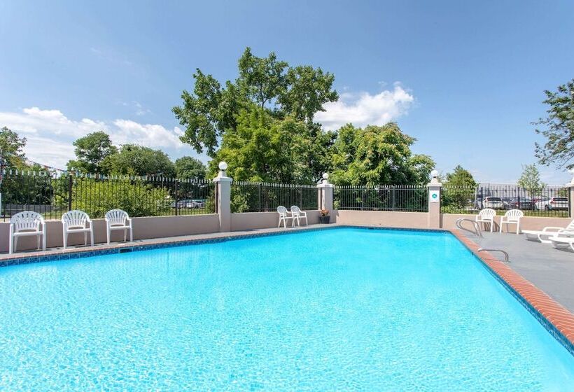 Отель Ramada Limited Cockeysville