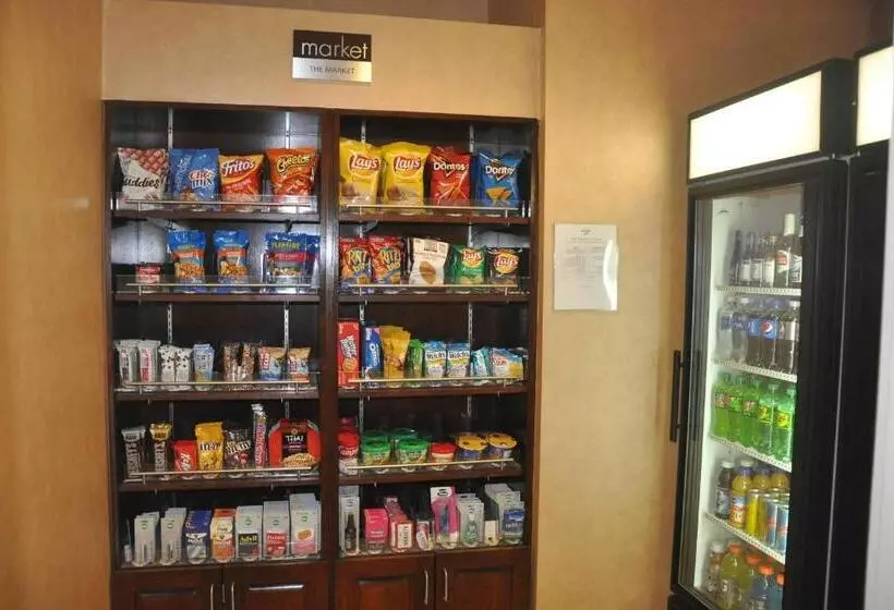 호텔 Residence Inn By Marriott Wichita East At Plazzio