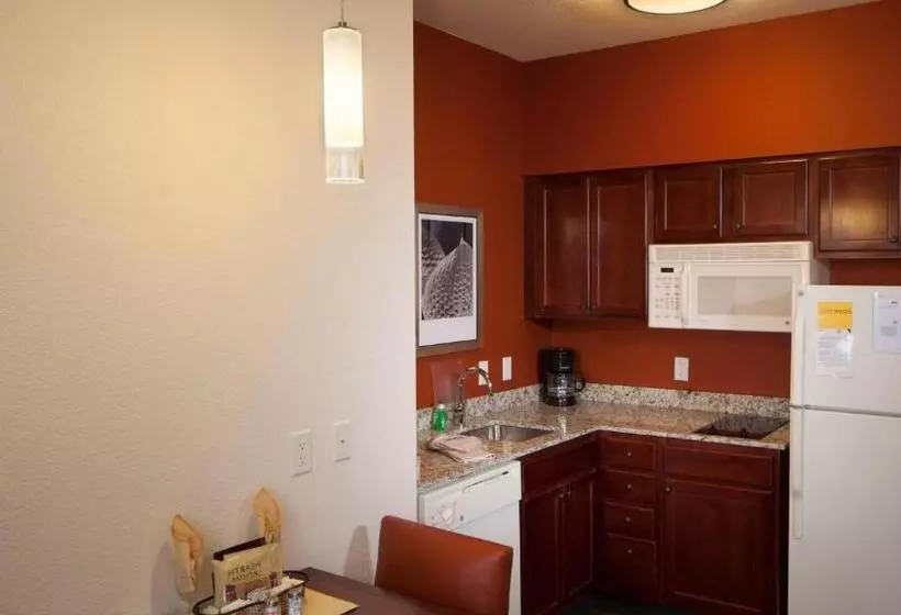 호텔 Residence Inn By Marriott Wichita East At Plazzio