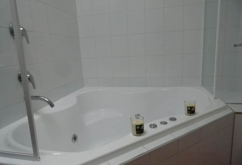 ホテル Victoria Lodge Motor Inn & Apartments