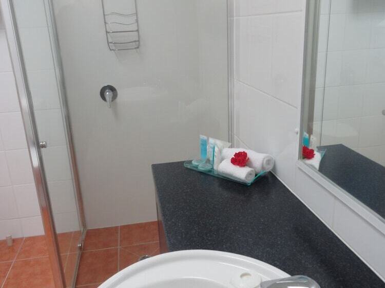 ホテル Victoria Lodge Motor Inn & Apartments