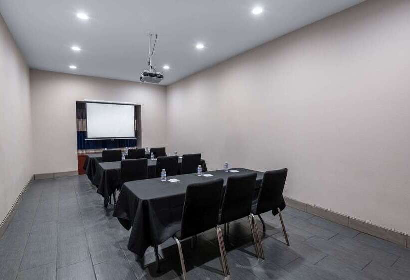 Microtel Inn & Suites By Wyndham Tracy