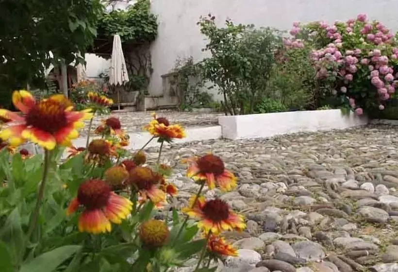 هتل Bosnian National Monument Muslibegovic House