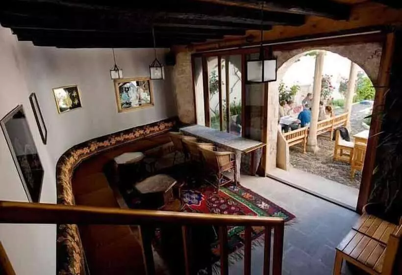 هتل Bosnian National Monument Muslibegovic House