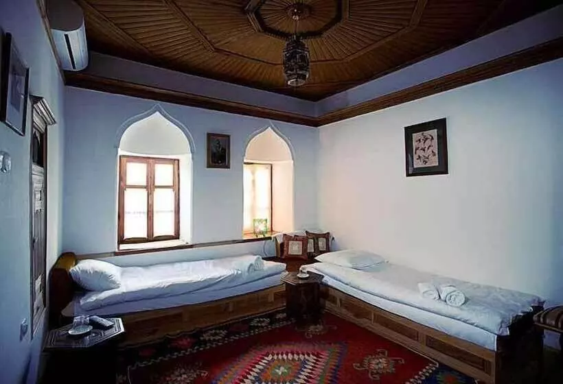 هتل Bosnian National Monument Muslibegovic House