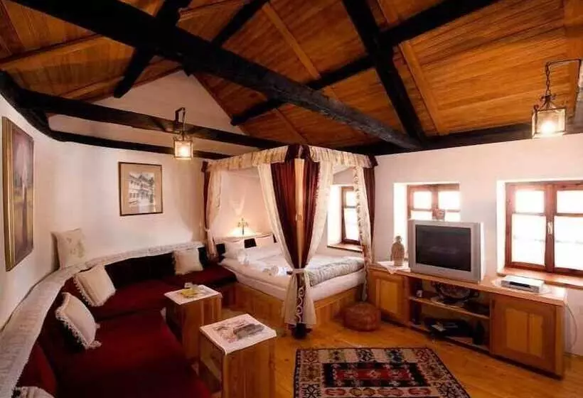 هتل Bosnian National Monument Muslibegovic House