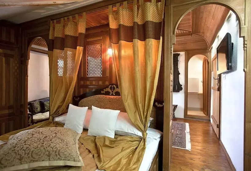 هتل Bosnian National Monument Muslibegovic House