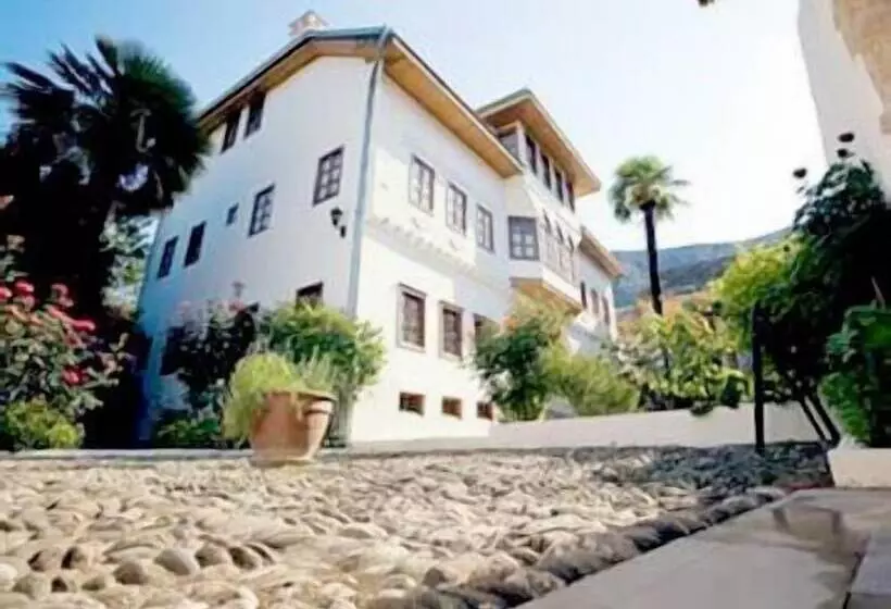 هتل Bosnian National Monument Muslibegovic House