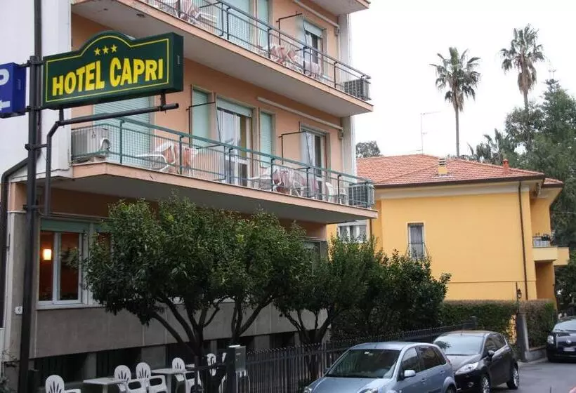 Отель Capri