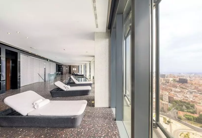 هتل Eurostars Madrid Tower