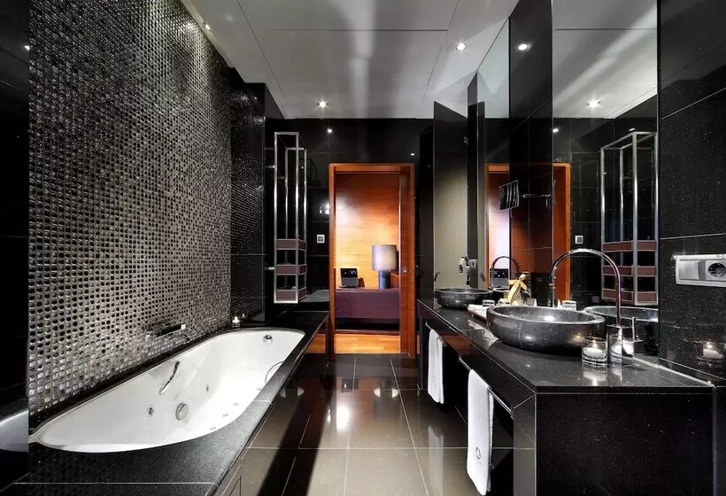 هتل Eurostars Madrid Tower