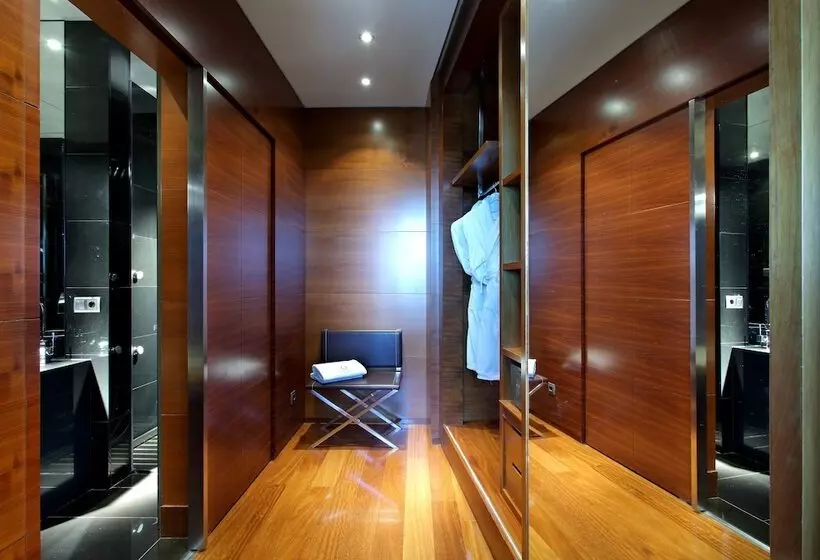 هتل Eurostars Madrid Tower