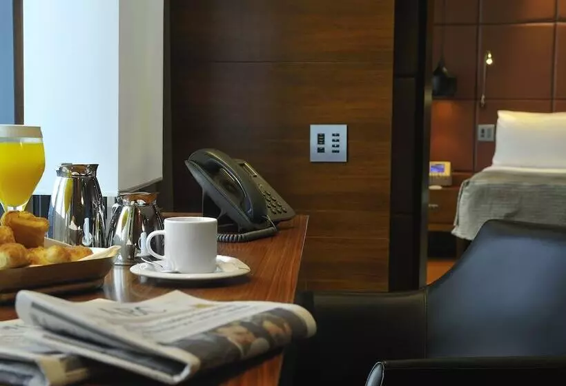 هتل Eurostars Madrid Tower