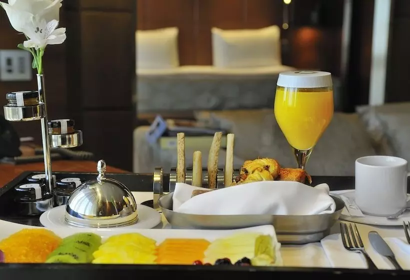 هتل Eurostars Madrid Tower