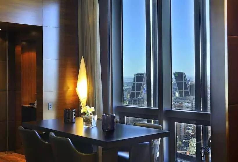 هتل Eurostars Madrid Tower