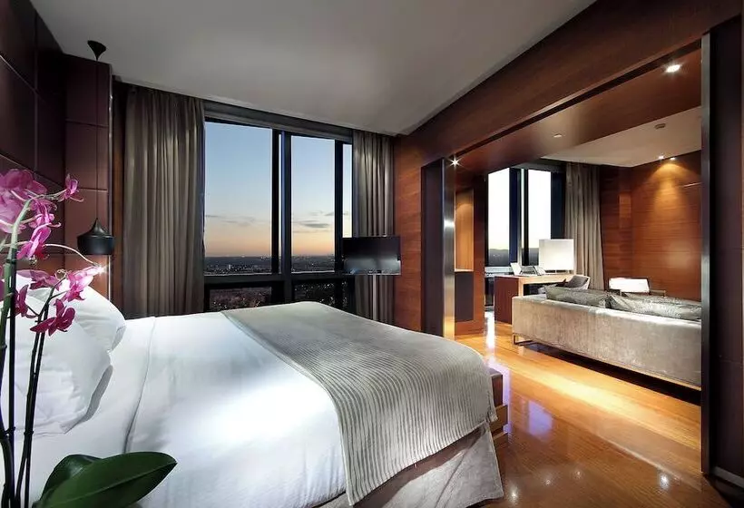 هتل Eurostars Madrid Tower