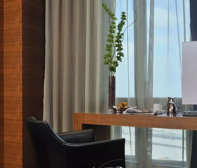 هتل Eurostars Madrid Tower