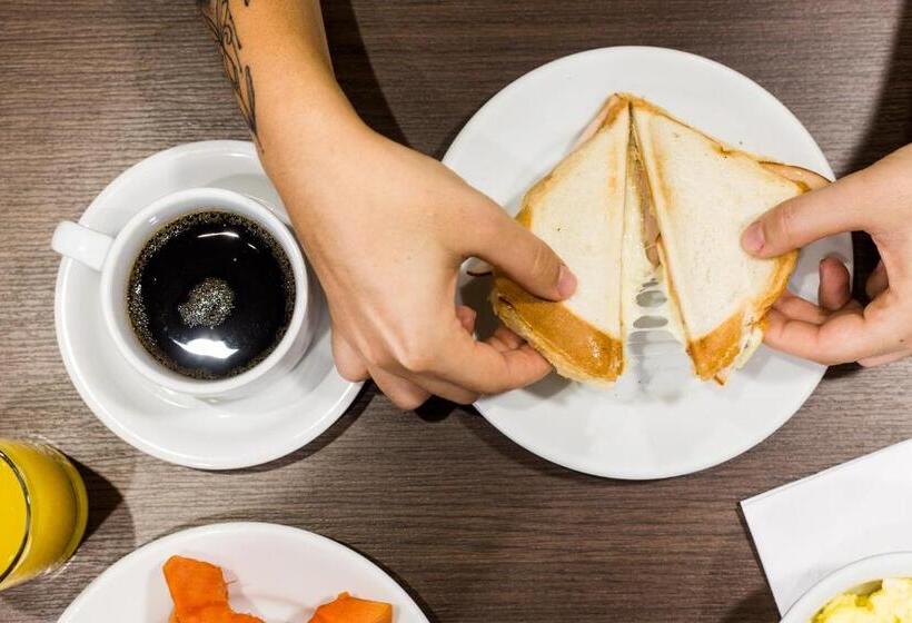 هتل Master Express Alberto Bins  200 Metros Do Hospital Santa Casa