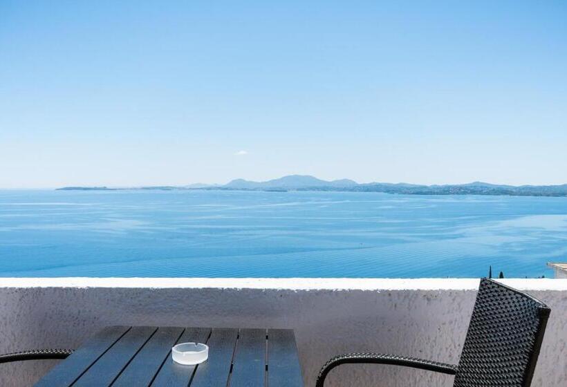 ホテル Pantokrator