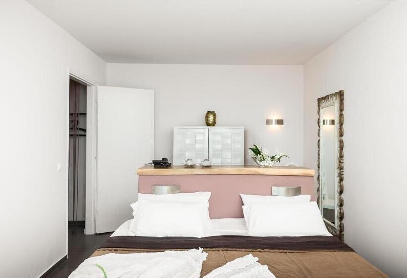 ホテル Pantokrator